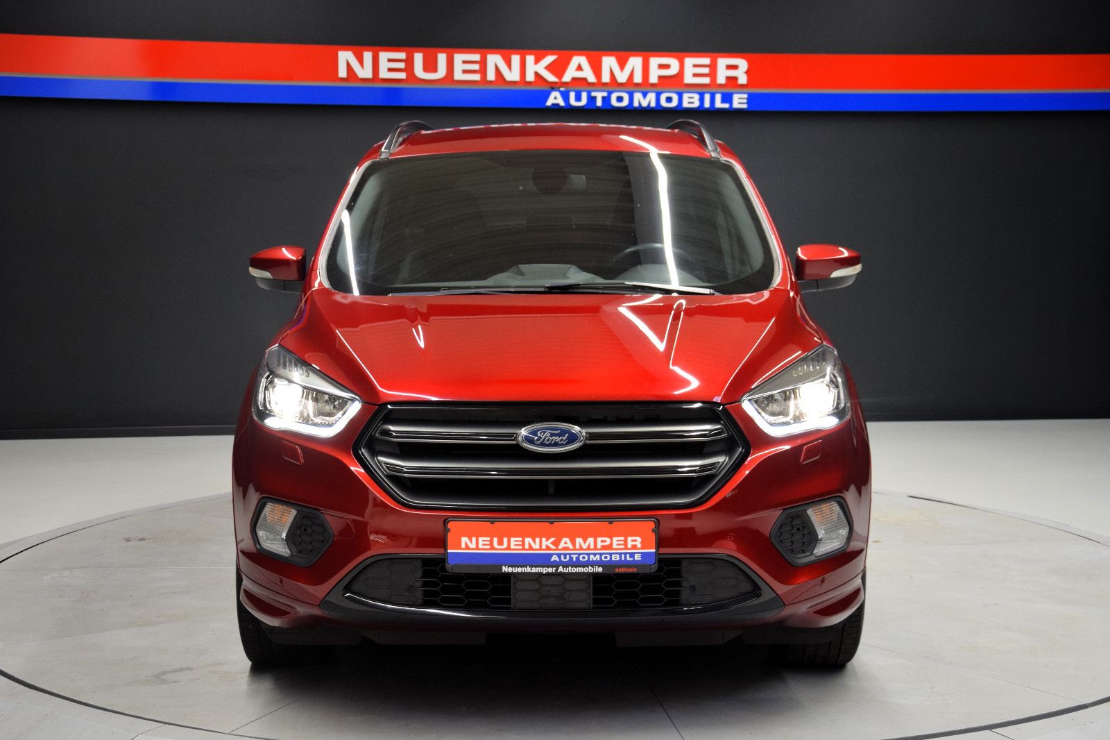 Fahrzeugabbildung Ford Kuga ST-Line Tempomat Kamera PDC Bi-Xenon el.Hkl