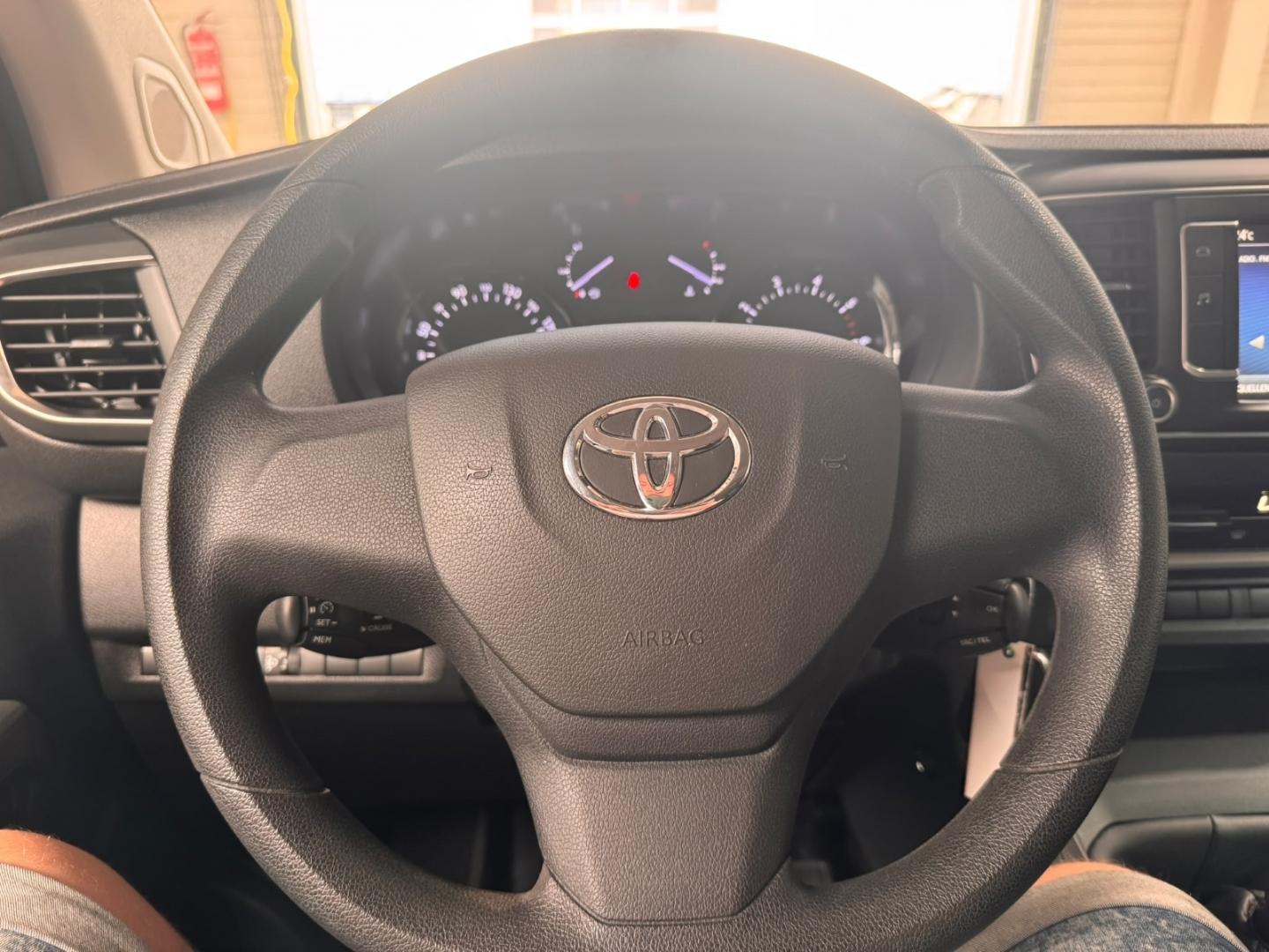 Toyota Proace Verso L2 Shuttle VERSO D4d 2.0 Bus Standh