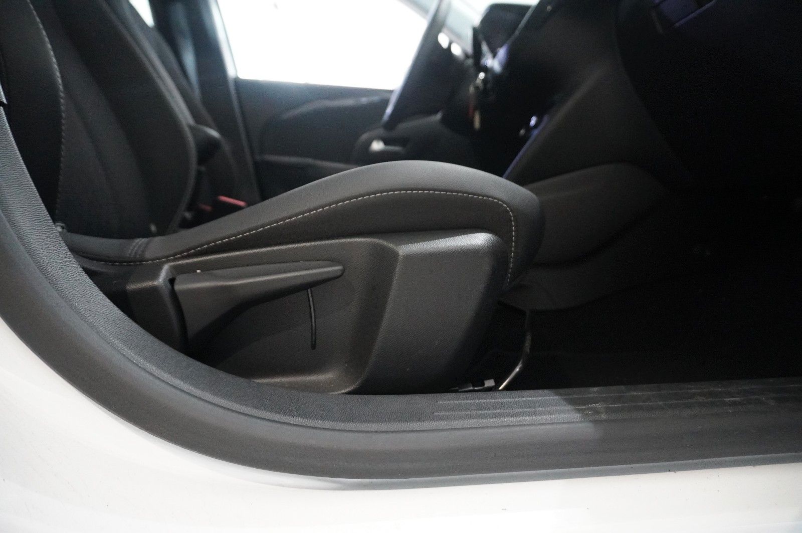 Fahrzeugabbildung Opel Corsa F 1.2T ELEGANCE NAVI/LED/VIRT/KAMERA/DAB+