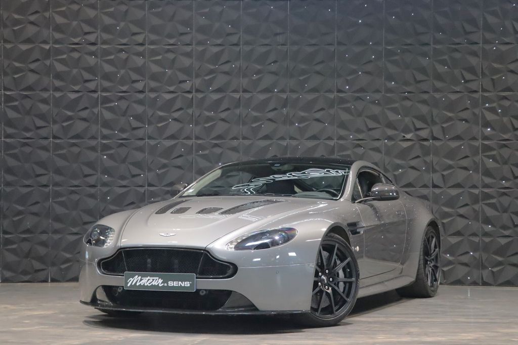 Aston Martin V12 Vantage