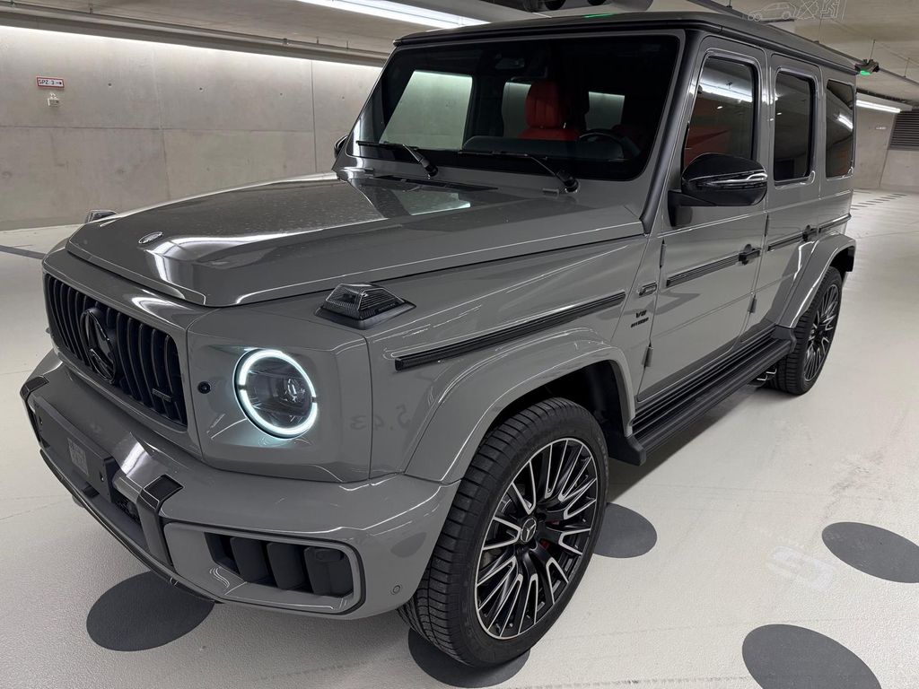 Mercedes-Benz G 63 AMG/CARBON/BURM./TV/PANO/KAMERA/AHK/FULL