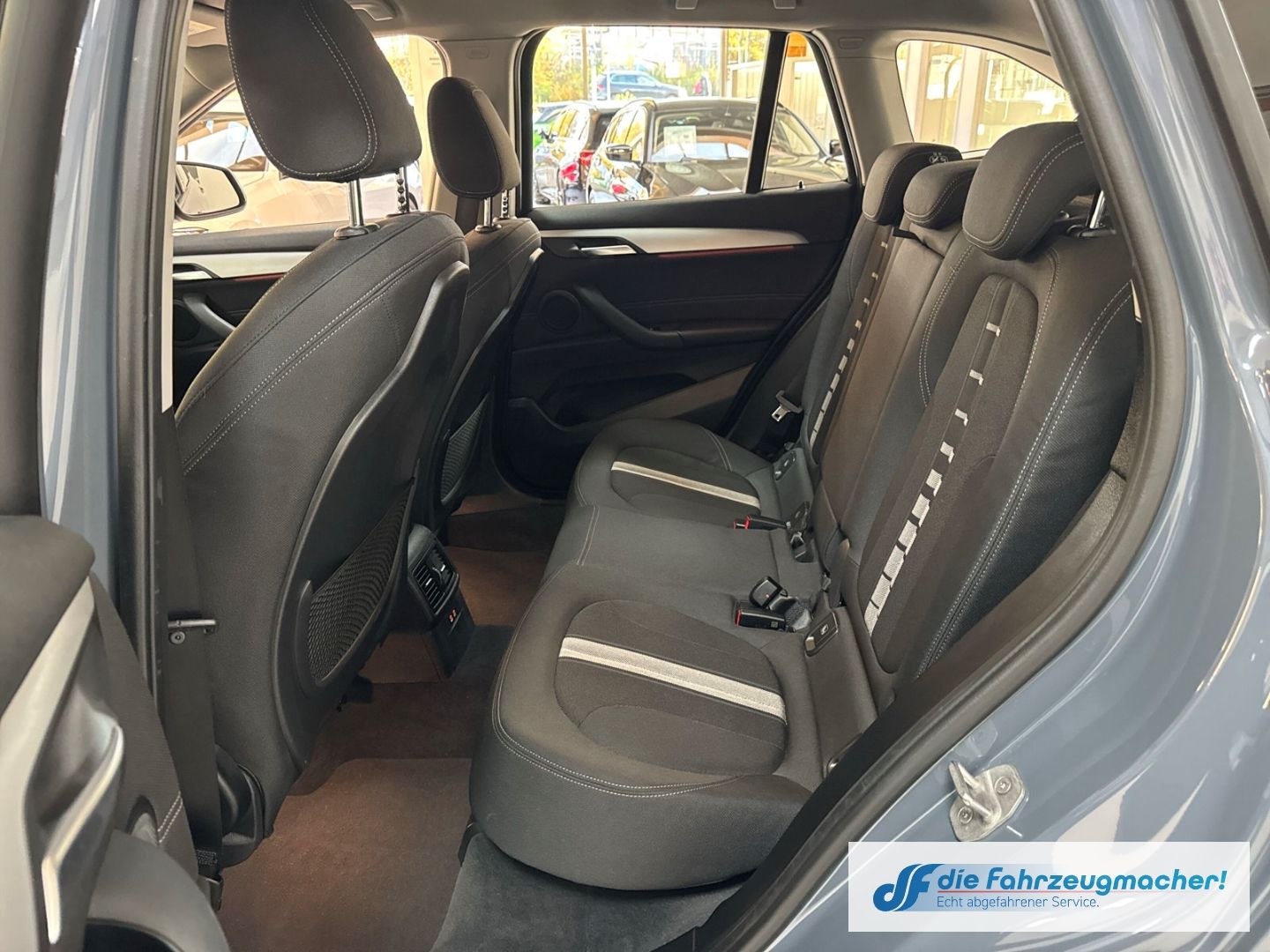 Fahrzeugabbildung BMW X1 sDrive 18 i Advantage Sound Sportsi. LED el.H