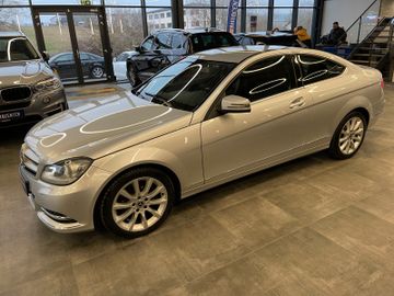 Mercedes-Benz C 180 Coupe CGI *Bi-XENON*PDC*NAVI*SHZ*