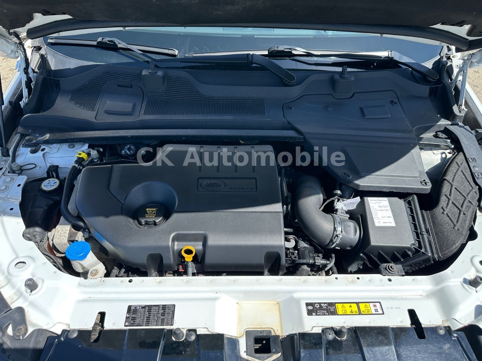 Fahrzeugabbildung Land Rover Discovery Sport 2.0 TD4 SE AWD/Navi/Bi-Xenon/Kam