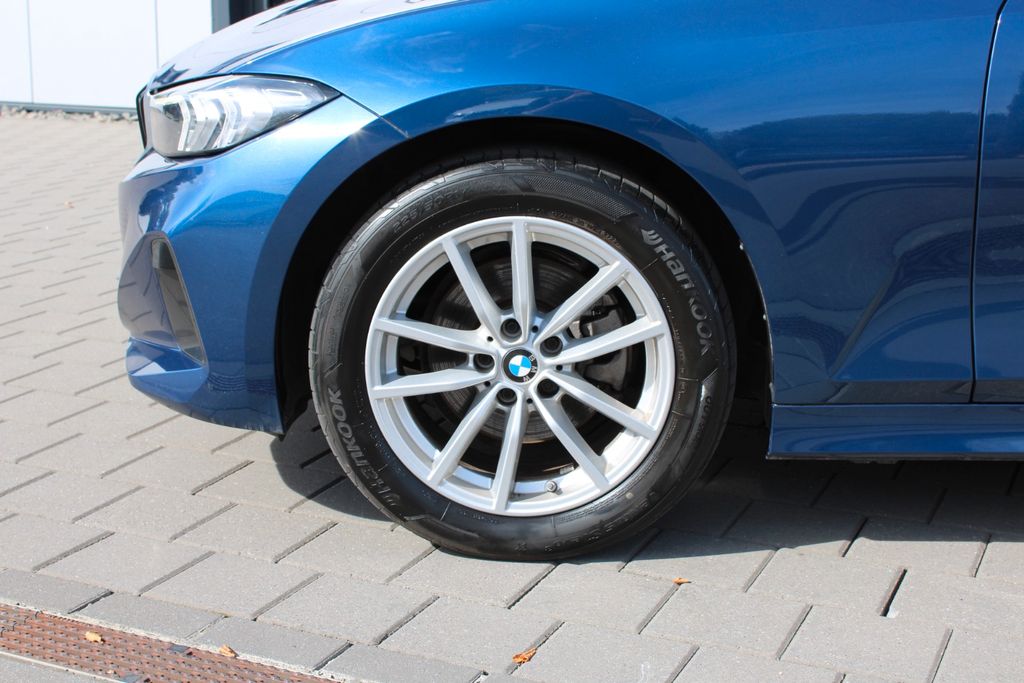 BMW 320d xDrive Touring AUT LED SHZ NAVI PDC ALU