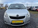 Opel Agila B Edition - silberne Opel Agila