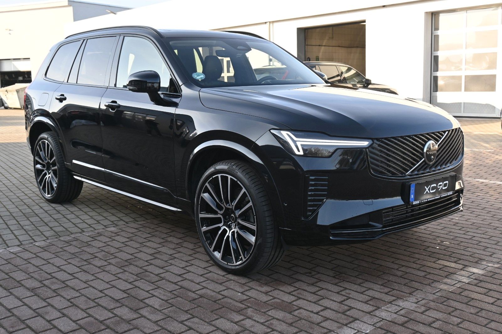 Fahrzeugabbildung Volvo XC90 T8 AWD Ultra Dark*STDHZG*360**LUFT*B&W*22"