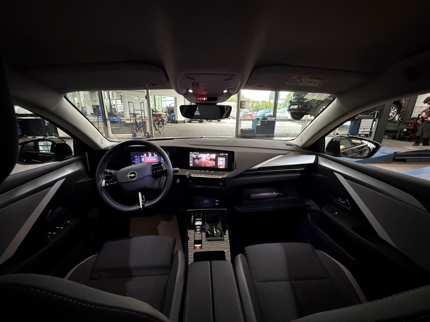 Fahrzeugabbildung Opel Astra 1.6 Turbo Edition Plug-in-Hybrid