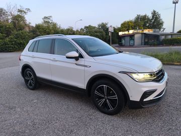 Volkswagen Tiguan - 4