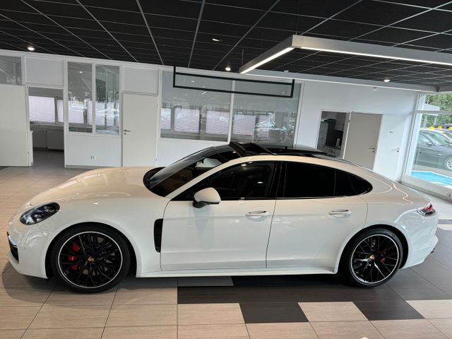 Porsche Panamera Turbo