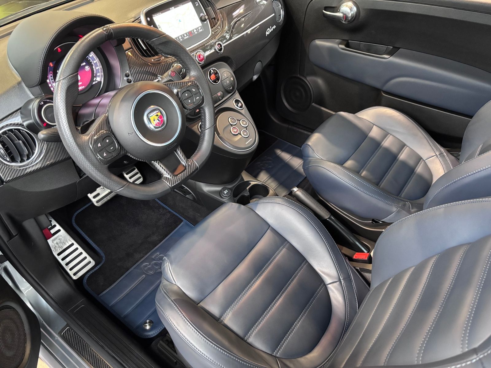 Fahrzeugabbildung Abarth 695C  Rivale  XENON LEDER ALU