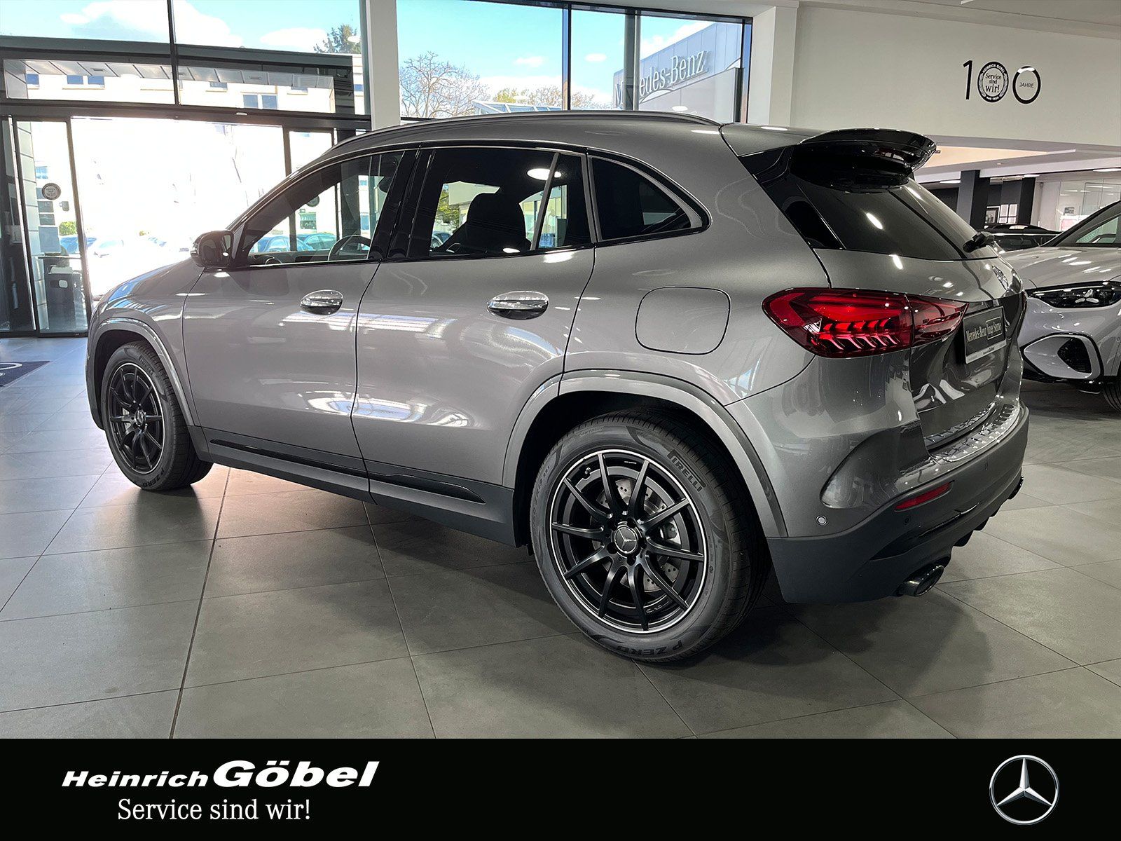 Fahrzeugabbildung Mercedes-Benz GLA 35 4M PANO+360°KAM+BURMESTER+MULTIBEAM+NIGHT