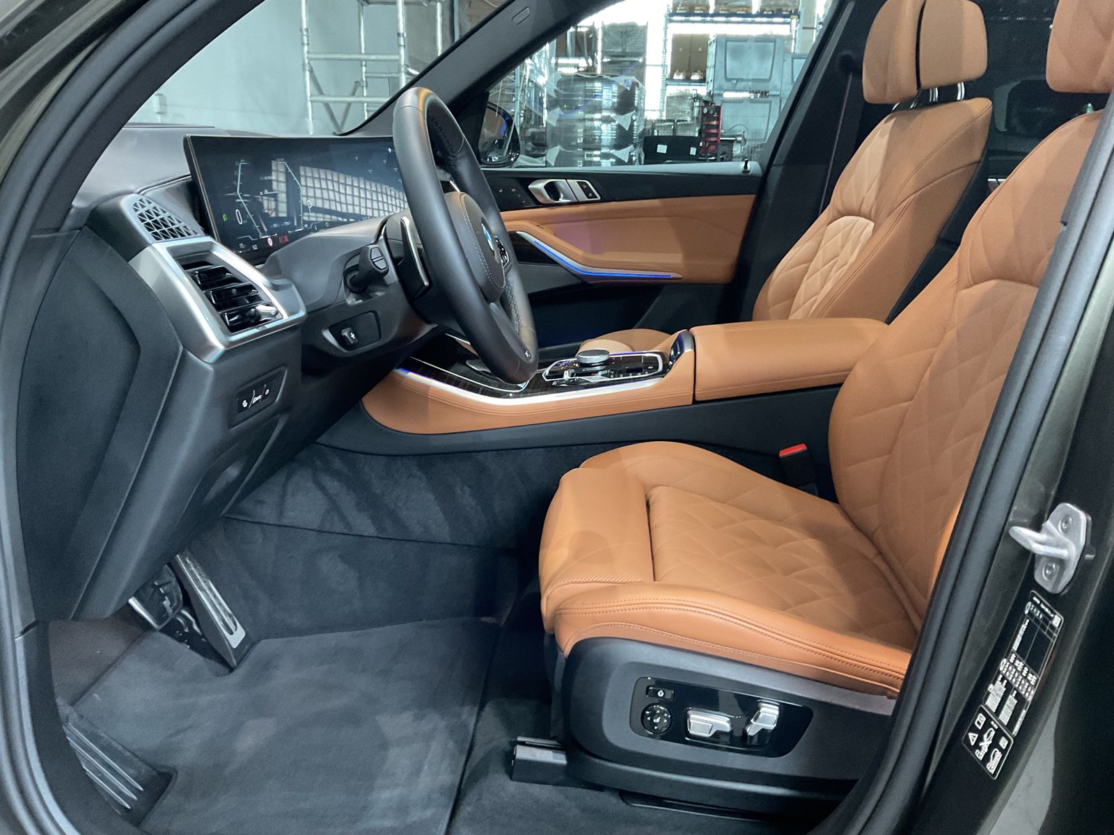 Fahrzeugabbildung BMW X5 xDrive40d M Sportpaket, Massagefunktion, Glas