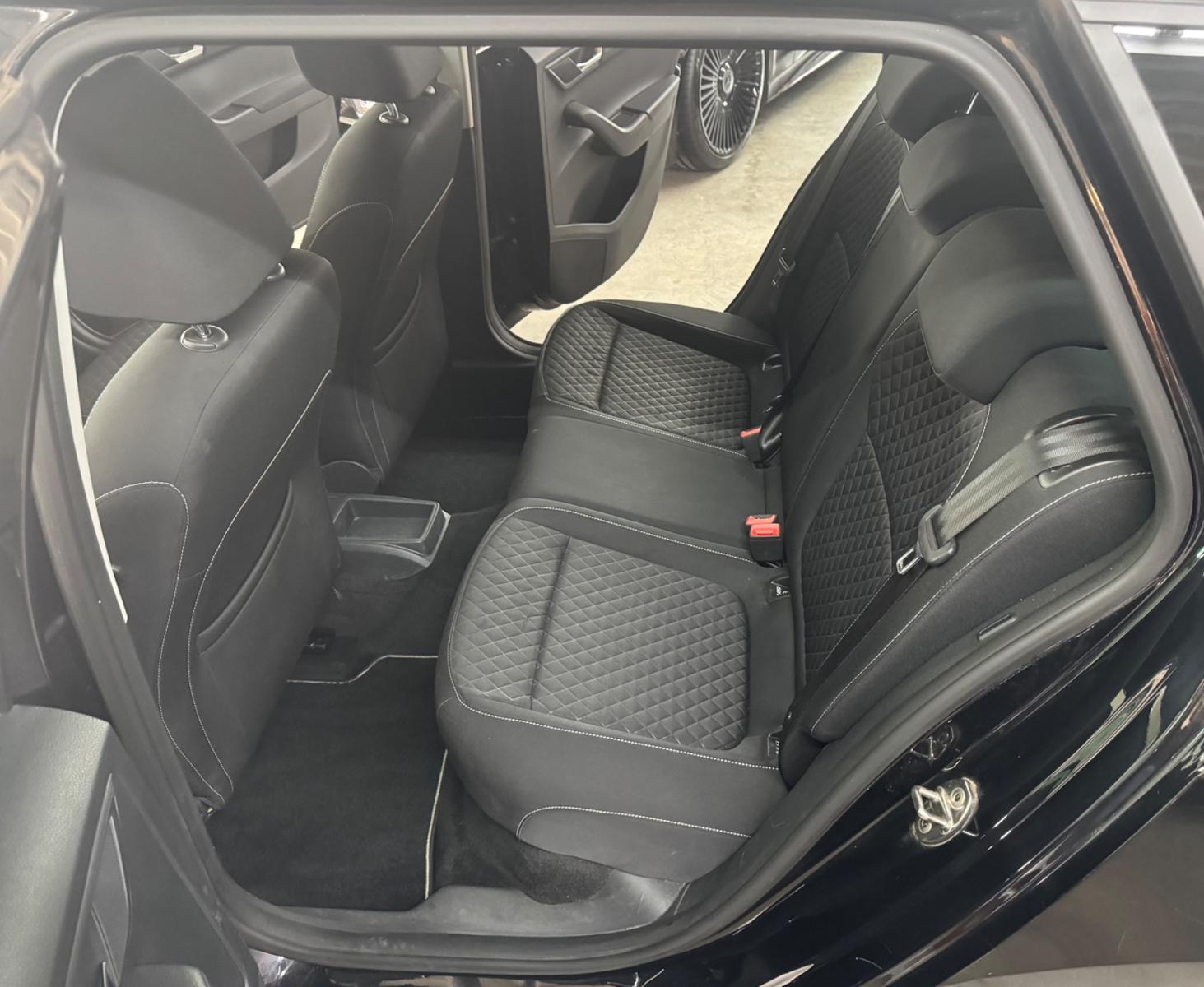 Skoda Fabia 2015 — photo 16