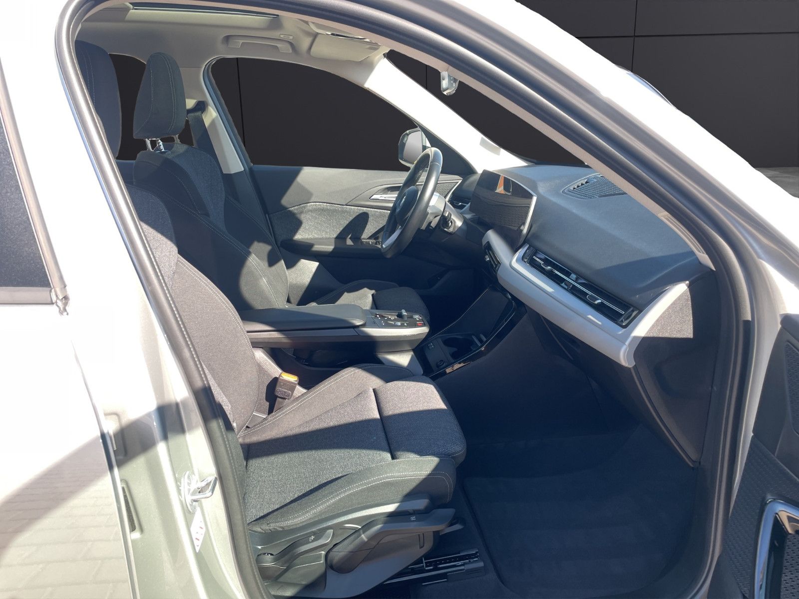 Fahrzeugabbildung BMW X1 23 i xDrive Shadow*Shzg*Pano*Navi*Cam