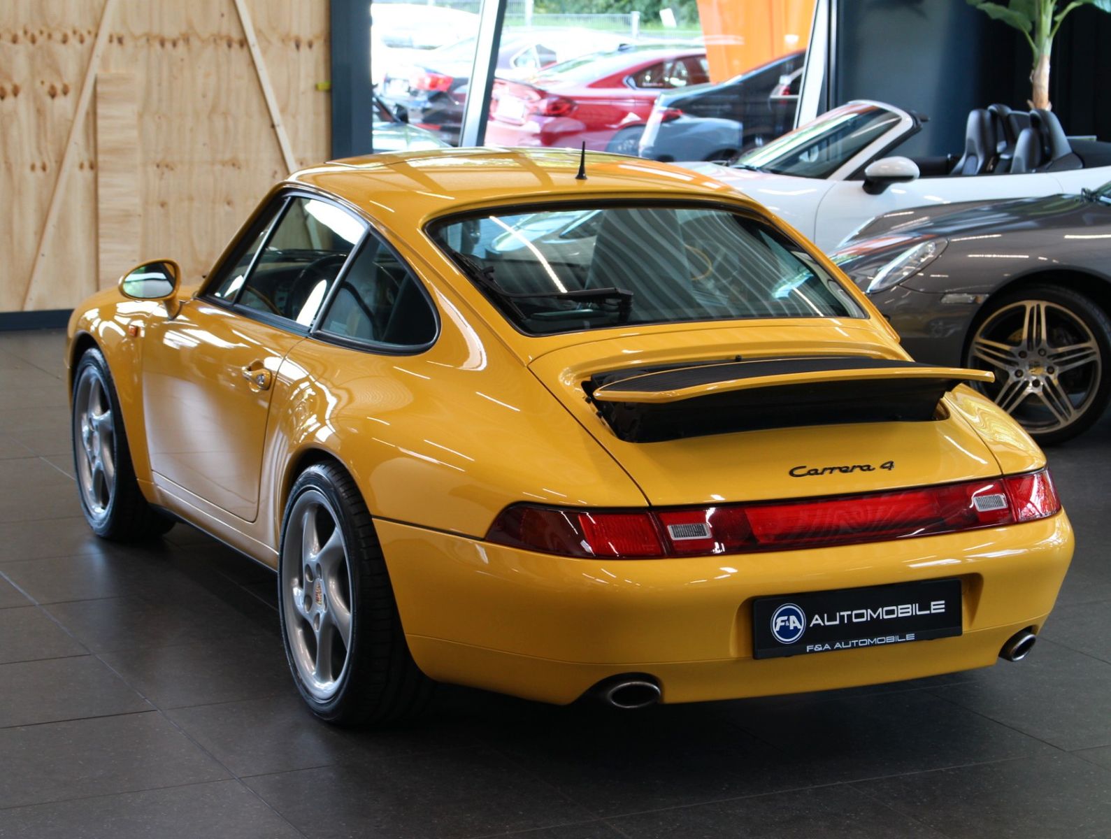Fahrzeugabbildung Porsche 993 Carrera 4  1. Hand + Sammler + Lückenlos PZ
