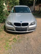 BMW E90 318d - BMW 318 aus 2006: 318d