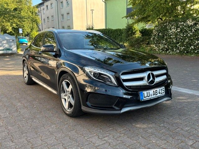 MERCEDES-BENZ GLA 200 AMG Line AMG Line