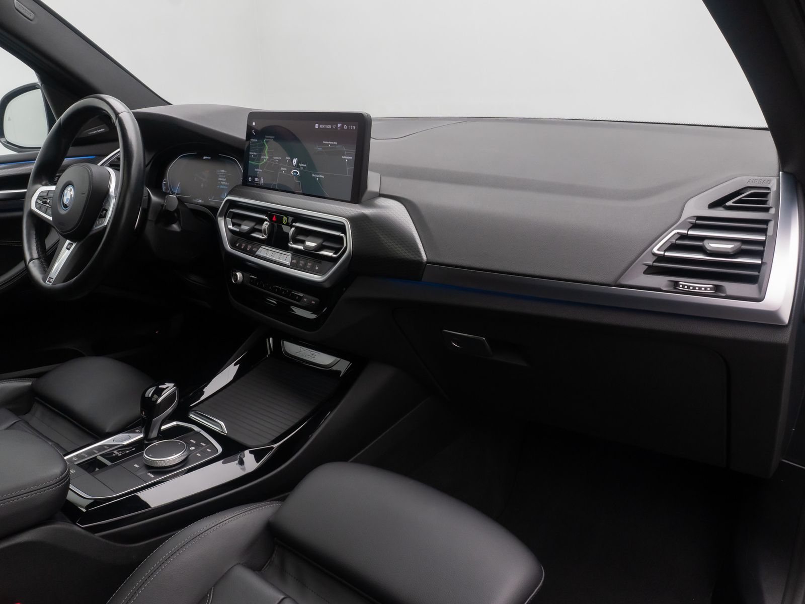 Fahrzeugabbildung BMW X3 xD30e M Sport 360&deg;HUD DAB H/K Panorama 19Zoll