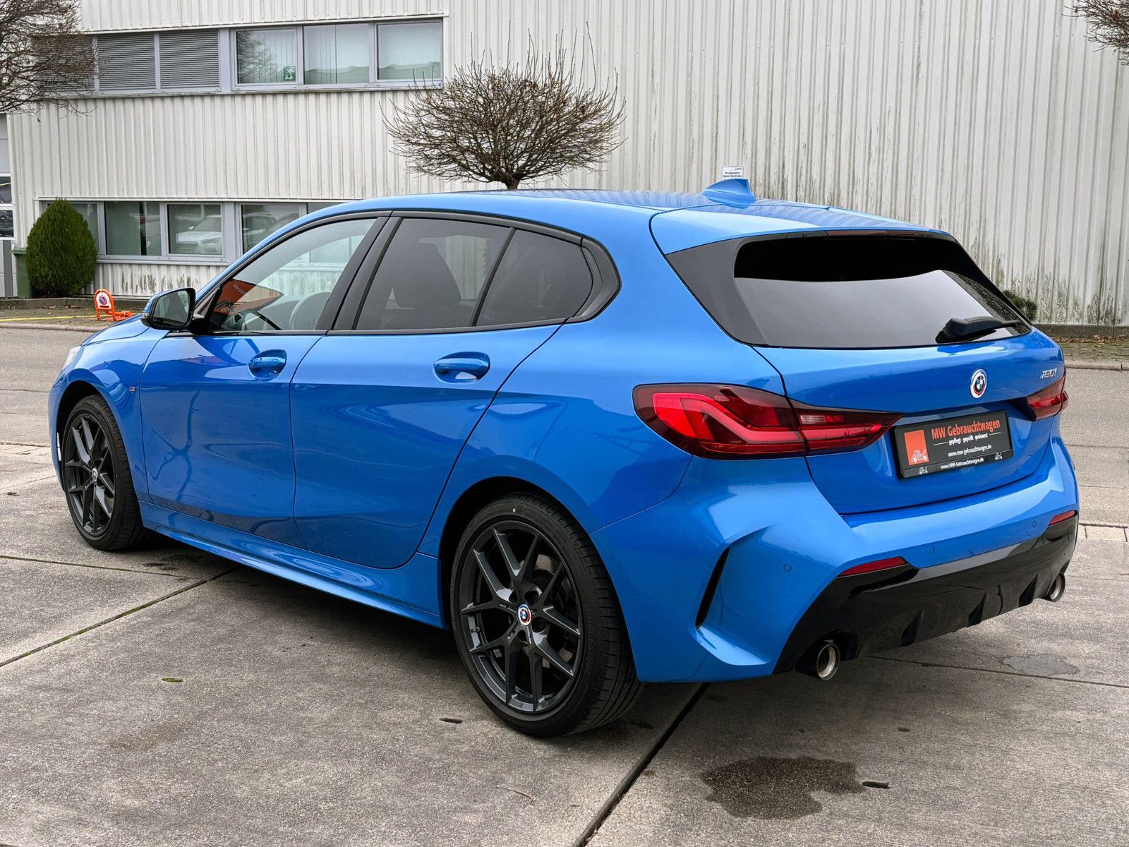 Fahrzeugabbildung BMW 120i Steptr. M-Sport Temp. NAV PDC LED AHK SHZ