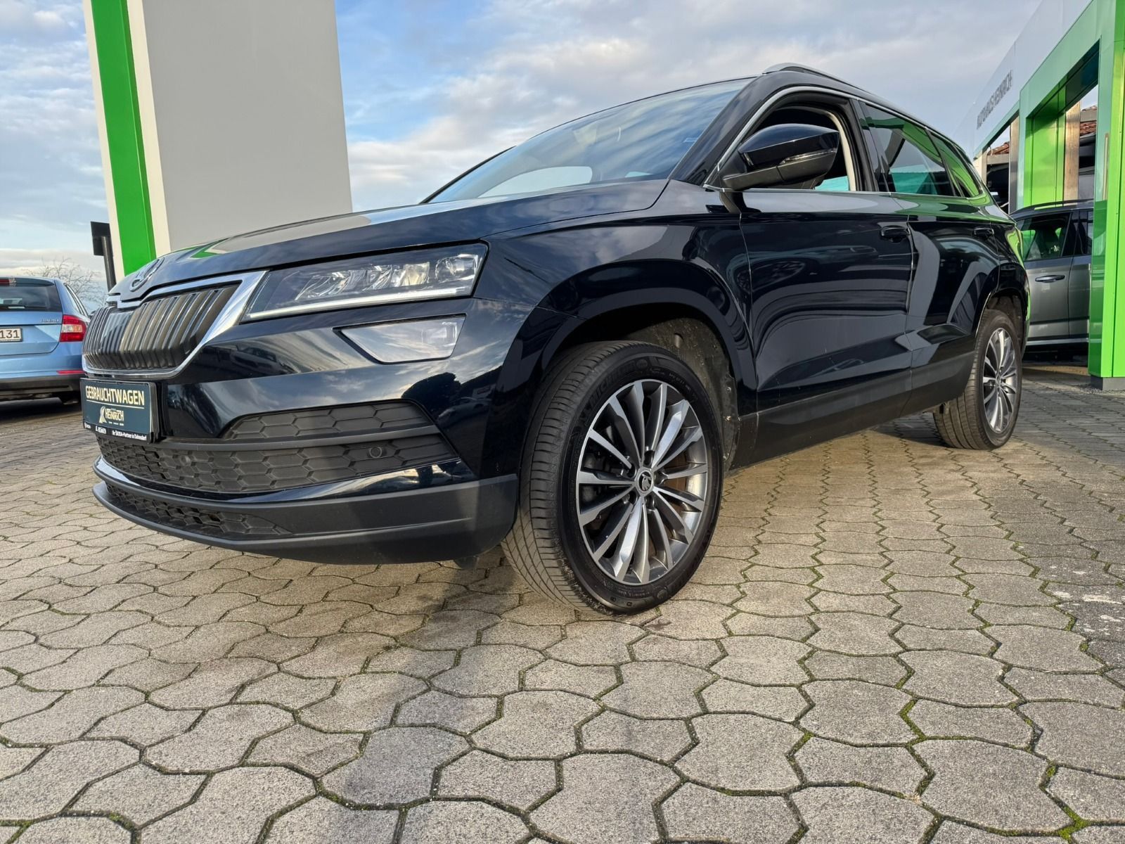 Fahrzeugabbildung SKODA Karoq Style TDI DSG*RFK*AHK*ACC*LED