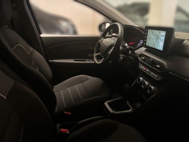 Fahrzeugabbildung Dacia Sandero Stepway Expression TCe 90 Media Nav Wint