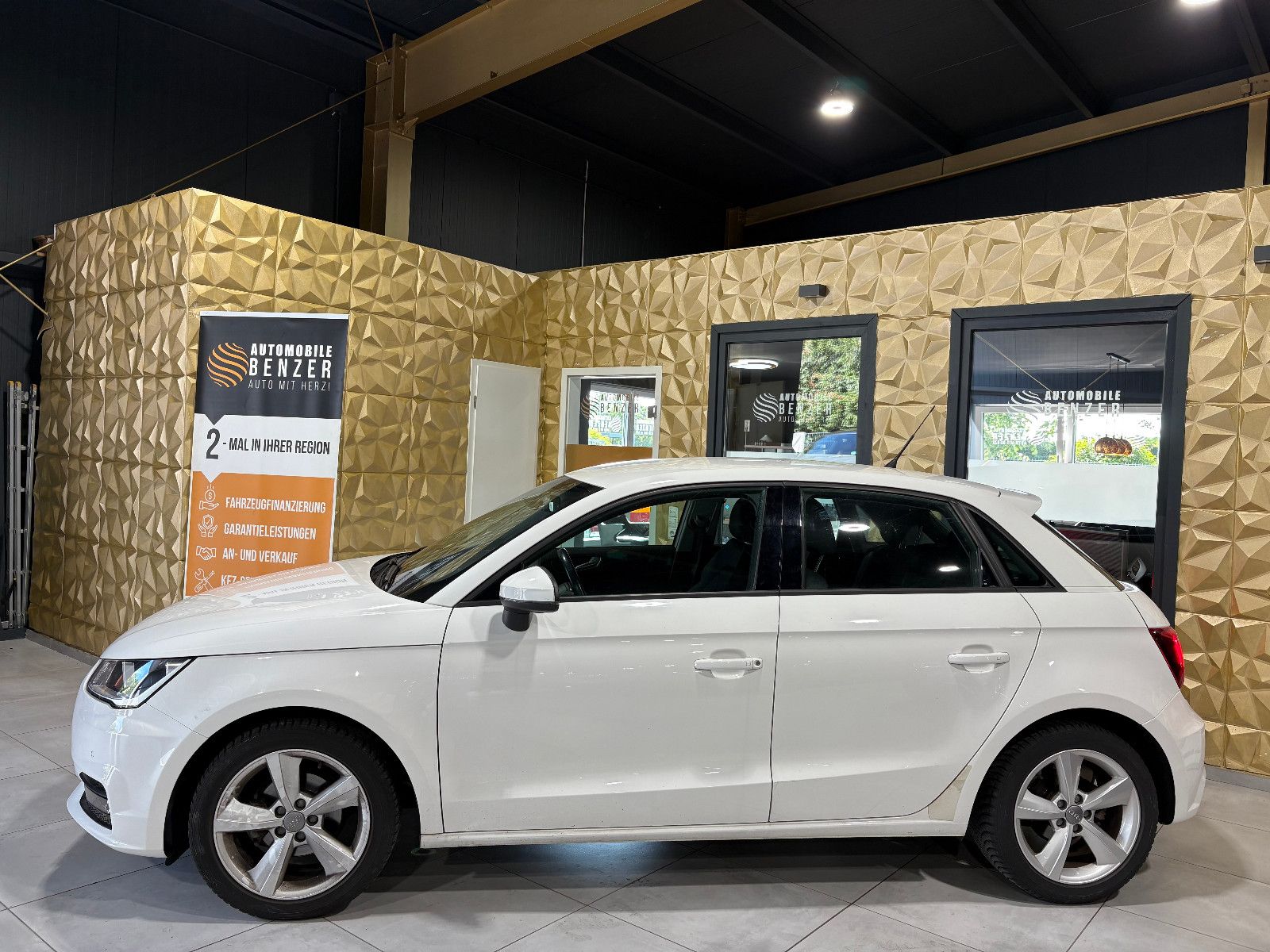 Fahrzeugabbildung Audi A1 Sportback design/S-TRONIC/PDC/NAVI/SHZ/KLIMA