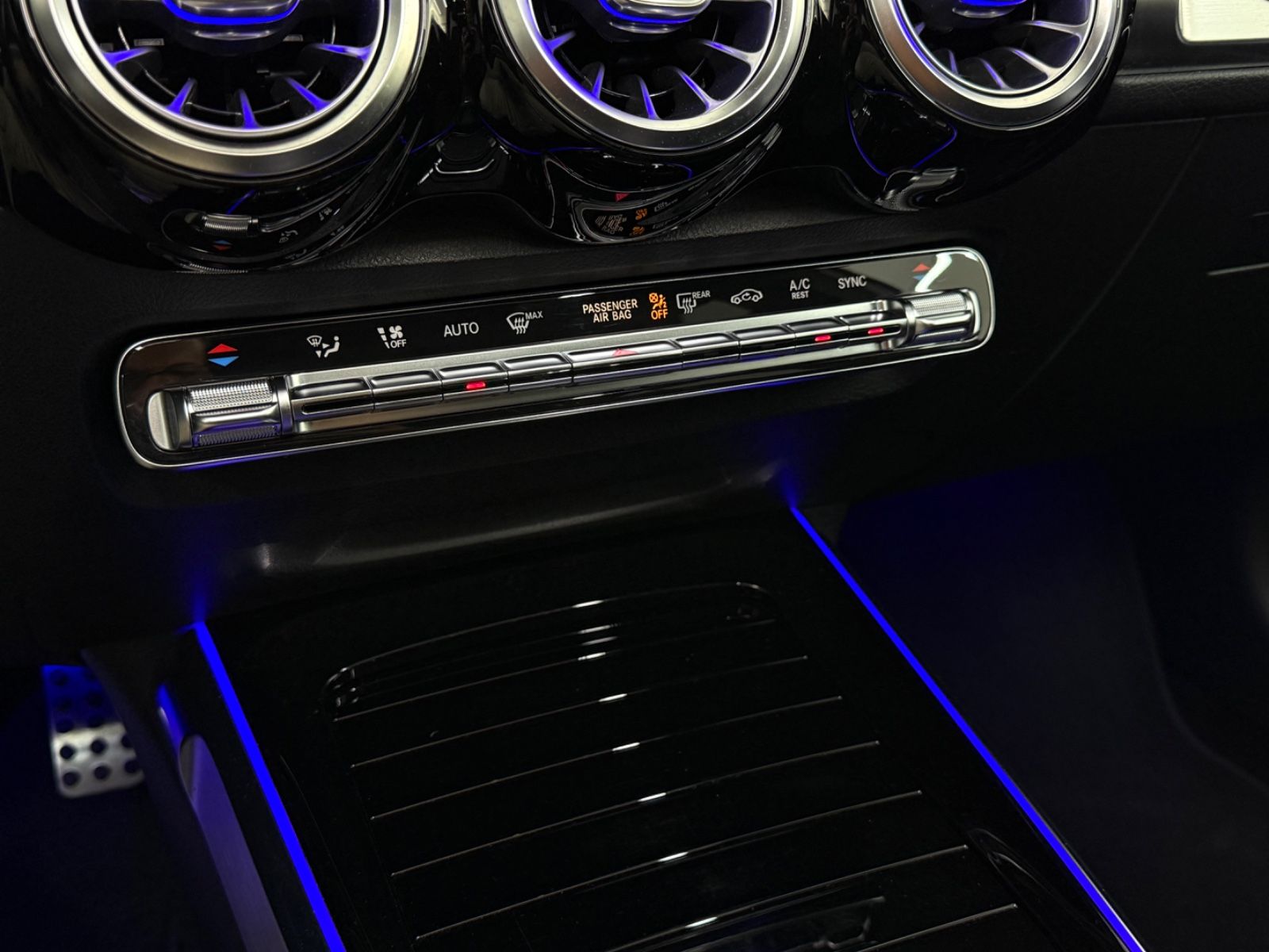 Mercedes-Benz GLB 250 4M AMG Line Pano Night Memory 360° foto 25