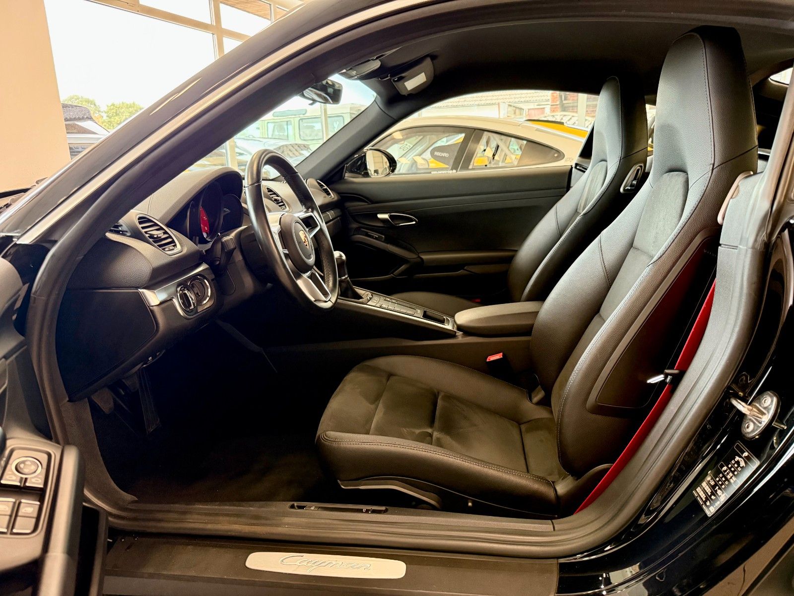 Fahrzeugabbildung Porsche 718 Cayman 6-Gang, Xenon, 20Zoll, 1.Hand