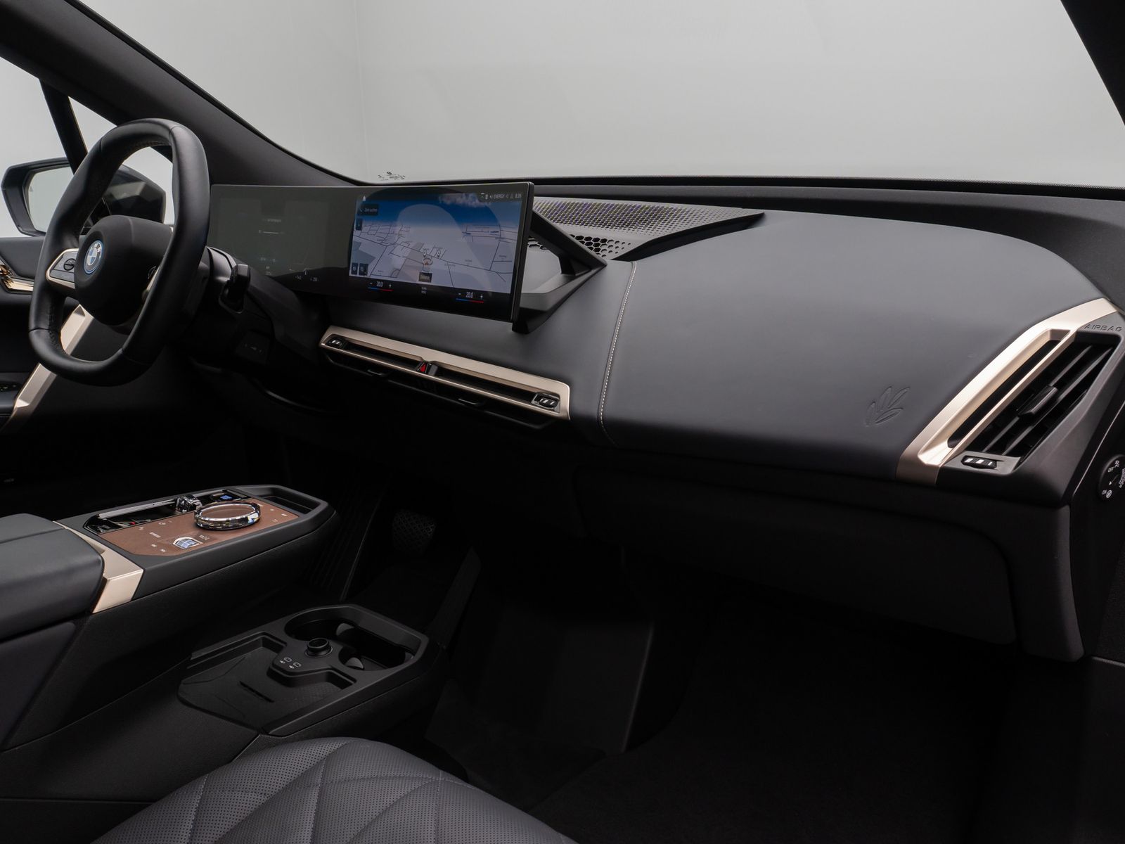 Fahrzeugabbildung BMW iX xD40 Sportpaket DAB SkyLounge 360° AHK 22Zoll