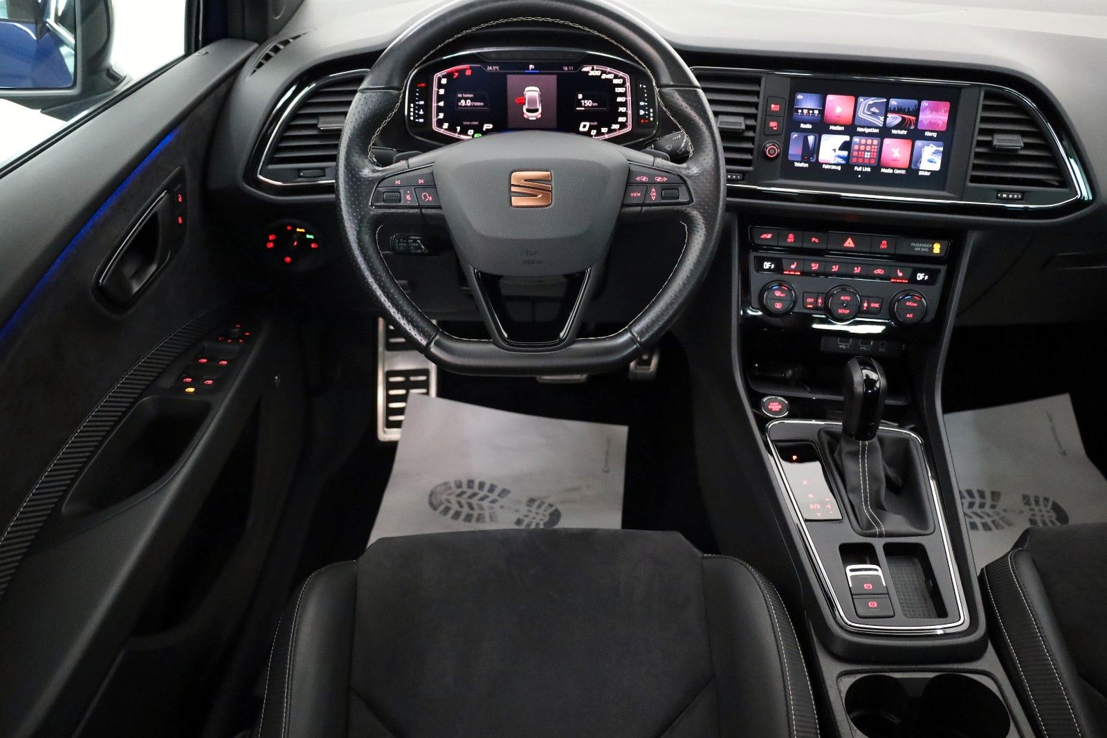 Fahrzeugabbildung SEAT Leon ST Cupra 300 4Drive Navi,LED,Kamera,ACC,DCC