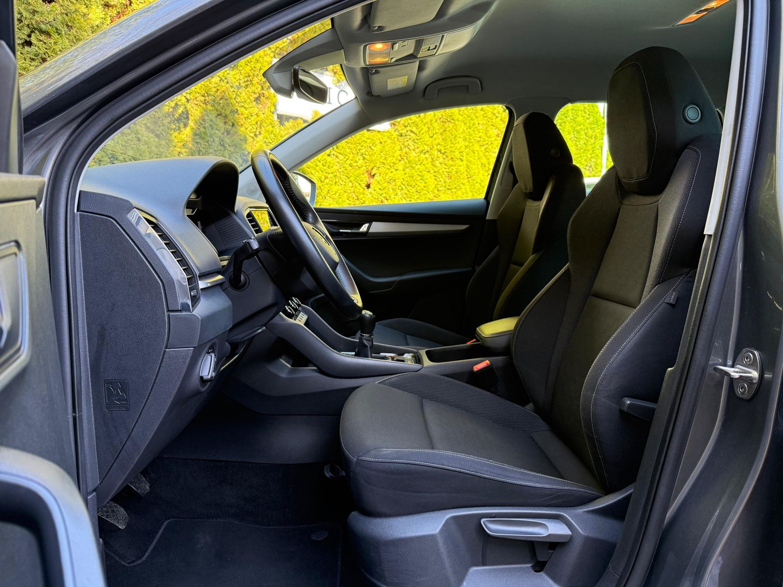 Fahrzeugabbildung SKODA Karoq 1.5 TSI Ambition LED+KAMERA+VIRT+CARPL+DAB