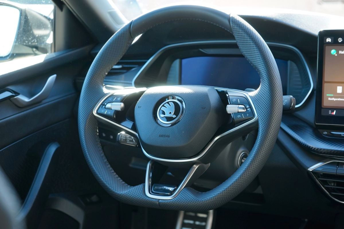 Fahrzeugabbildung SKODA Octavia Limo 2.0 TDI *Sportline Exklusive*