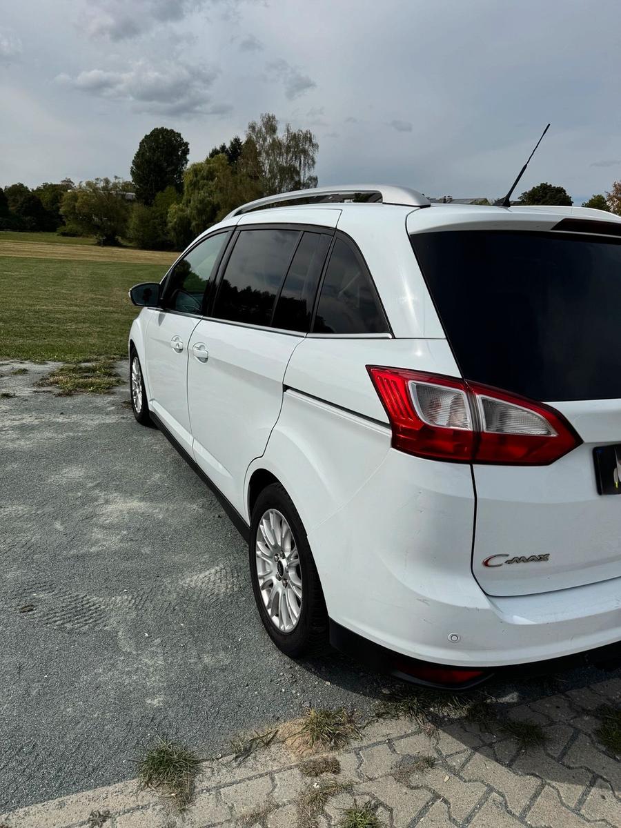 Ford Grand C-MAX 2012 — engine 116 HP (85kW)