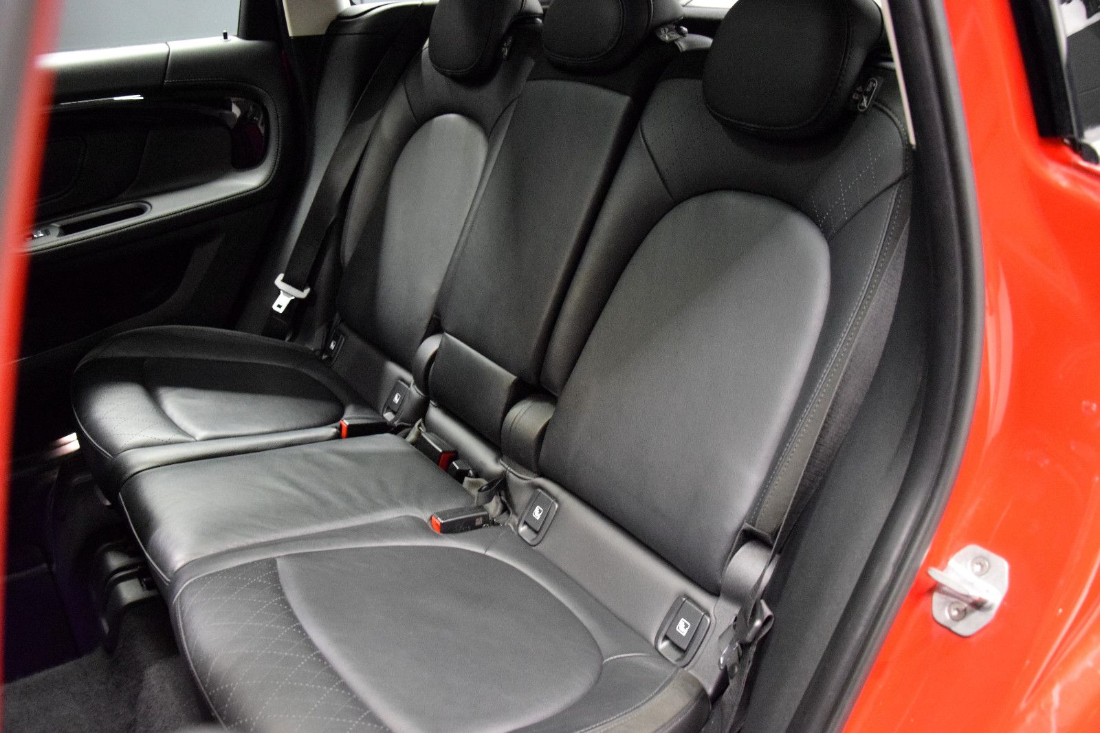 Fahrzeugabbildung MINI COOPER SD Countryman All4 Pano HuD h/k Kamera