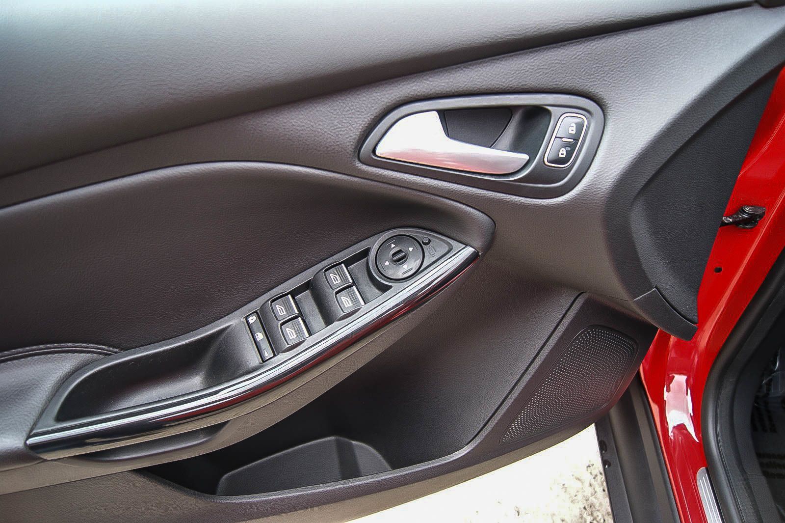 Fahrzeugabbildung Ford Focus Turnier 1.5 Titanium Aut RACEROT ACC STHZG