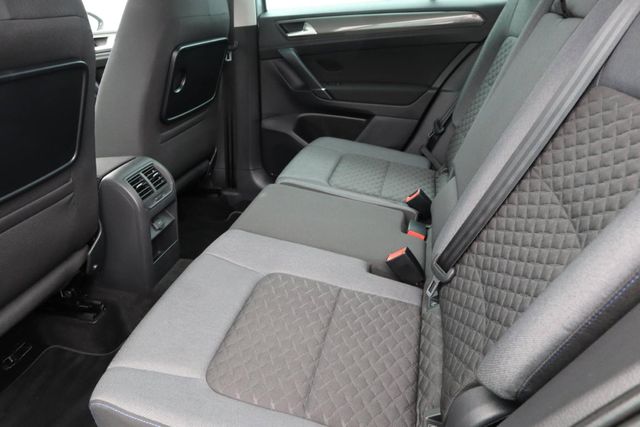 Fahrzeugabbildung Volkswagen Golf Sportsvan Comfortline Join 1,0 TSI+DSG+AHK+