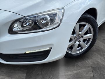 Volvo S60 D5  Lim. Momentum*PDC*TEMPOMAT*LED*EURO 5