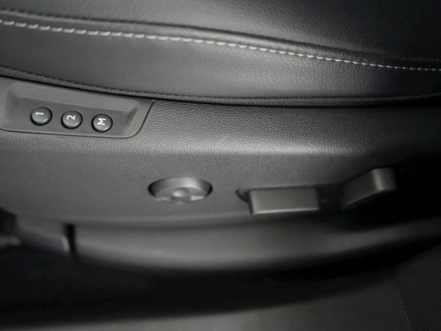 Grandland ELEGANCE AT+LED MATRIX+NAVI+360 GRAD K