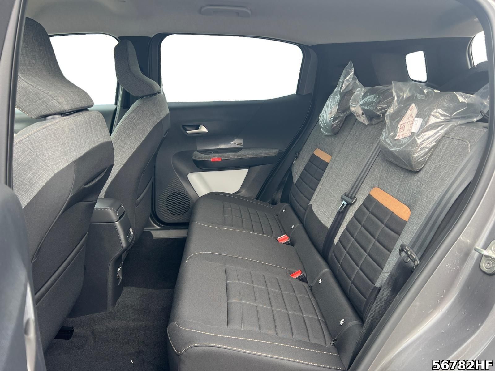 Fahrzeugabbildung Citroën C3 Aircross Plus Hybrid 145 PS AT
