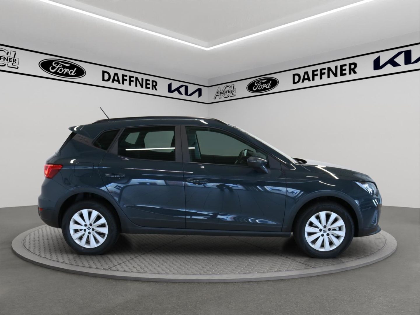 Fahrzeugabbildung SEAT Arona Road Edition Tempo Navi DAB LED PDC SHZ