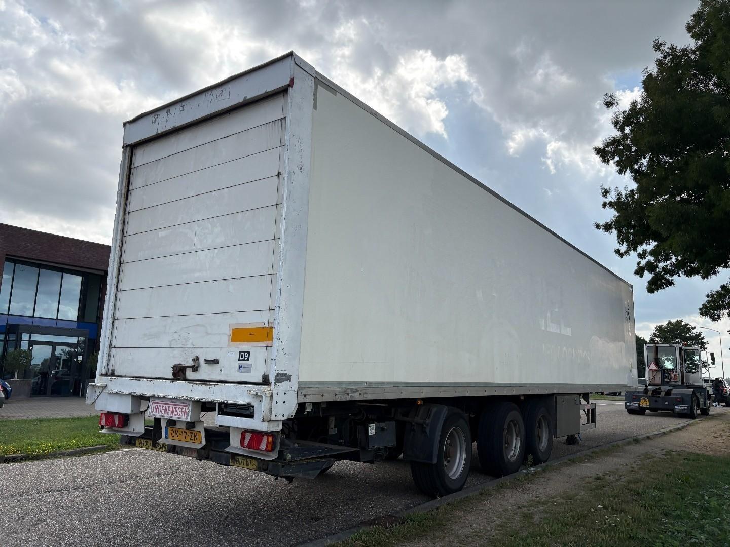 Groenewegen DRO-15-27 B 3-Axle Closed Box / Steering / BPW A