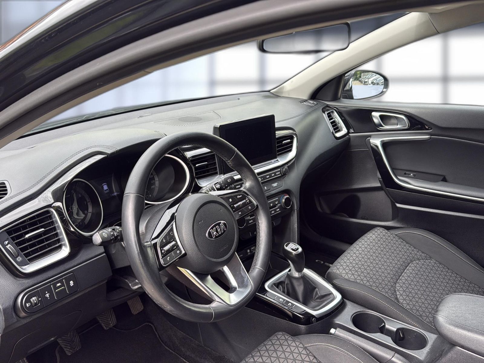Fahrzeugabbildung Kia cee'd / Ceed/ unfallfrei / AHK