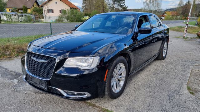 Chrysler 300C  V6