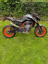 KTM Duke 890 R - KTM 890 DUKE R