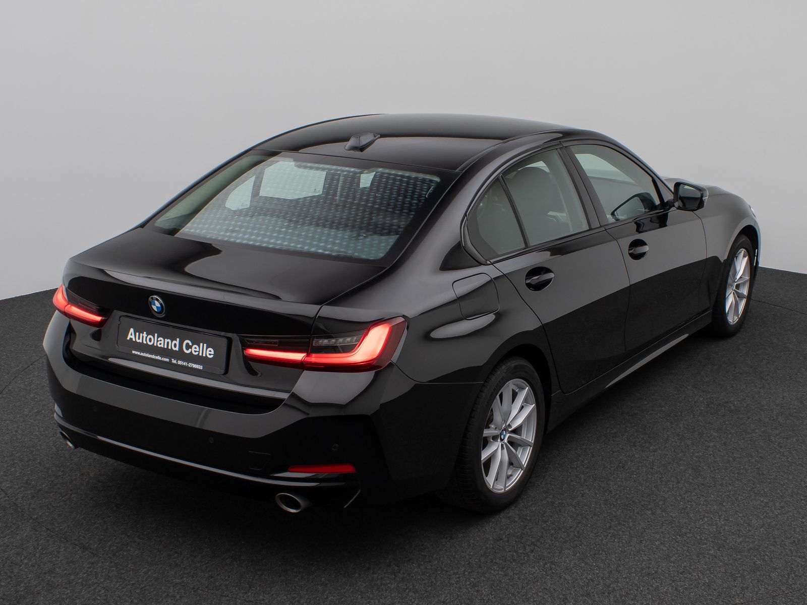 Fahrzeugabbildung BMW 318i DAB PDC Widscreen Geschwindigkeitsreg LED