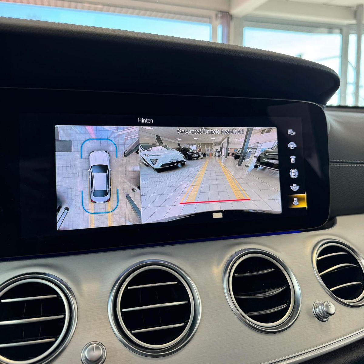 Fahrzeugabbildung Mercedes-Benz E 300 E Limousine E 300 e