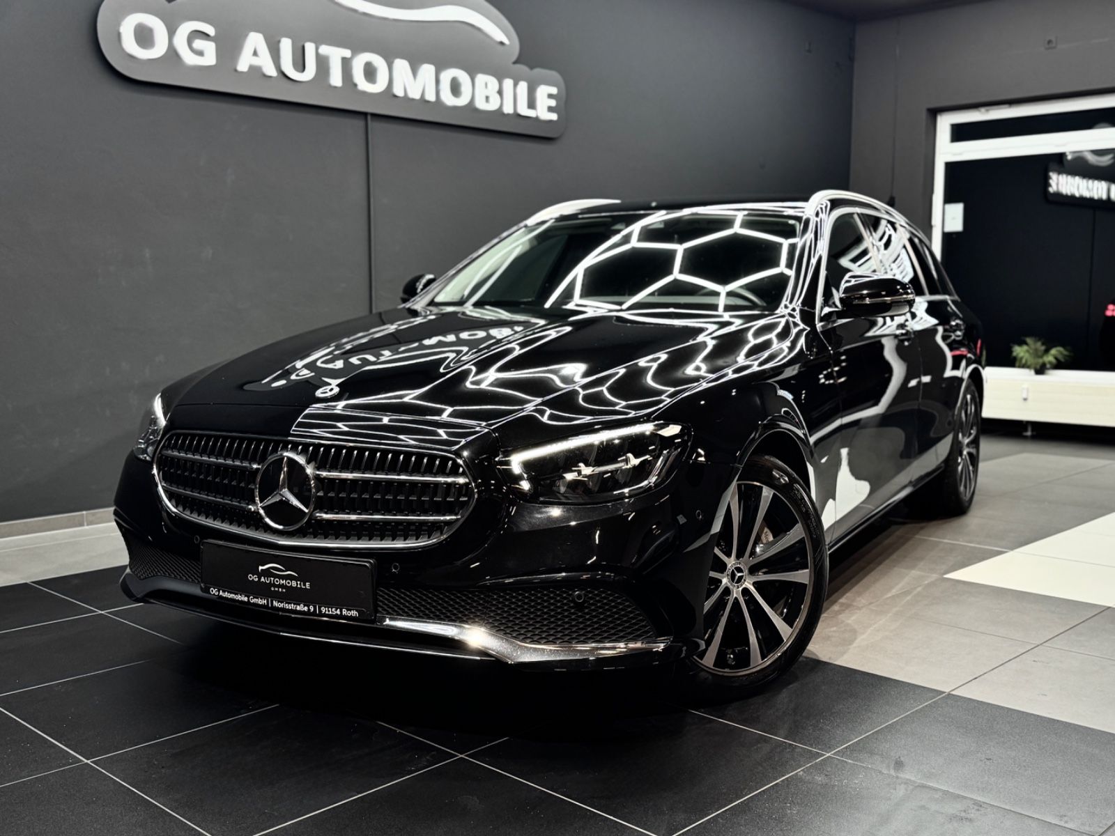 MERCEDES-BENZ E 300 T e Avantgarde*BURMESTER*SITZKLIMA*HEADUP