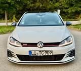 Volkswagen GOLF GTI PERFORMANCE 2.0 TSI / FELGE-REIFEN NEU - : Vollleder, Head-Up Display, Limousine