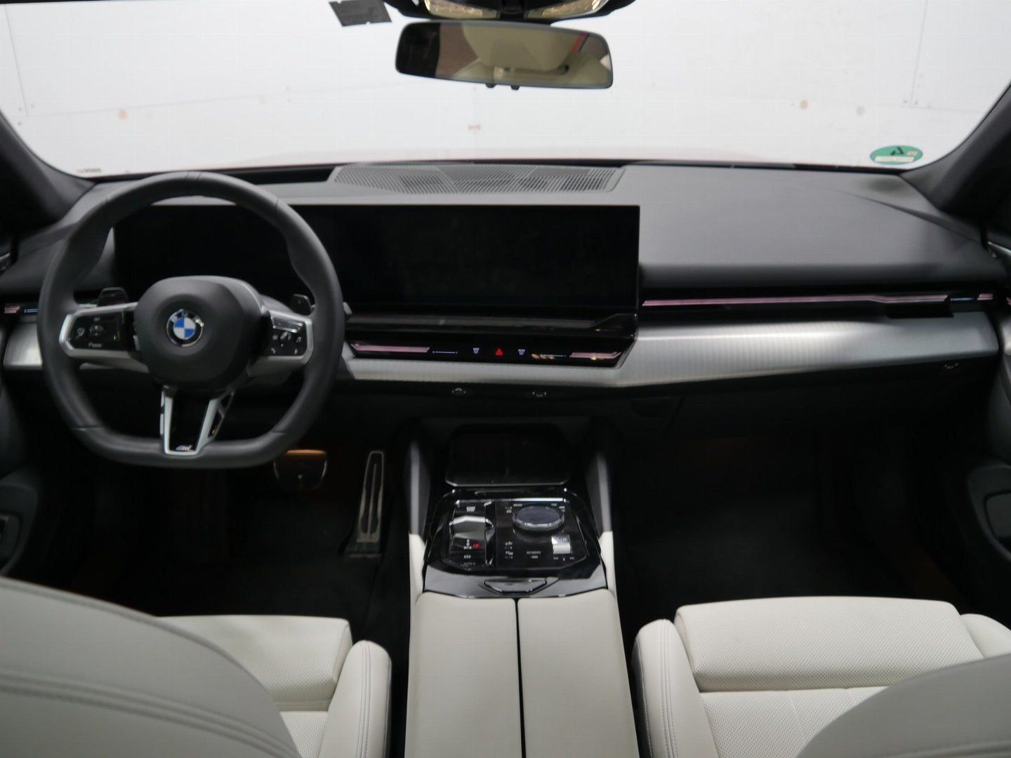 Fahrzeugabbildung BMW 540d xDrive M Sportpaket pro | Sitzbelüftung vor